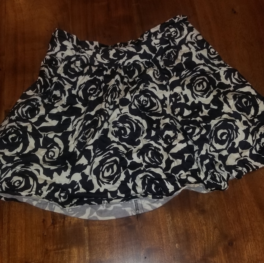 Forever 21 floral mini skirt